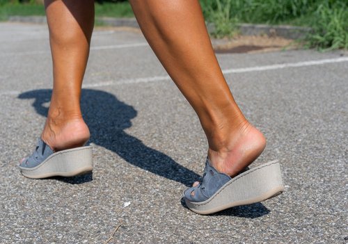 shoe_with_heel_2.2e16d0ba.fill-997x700